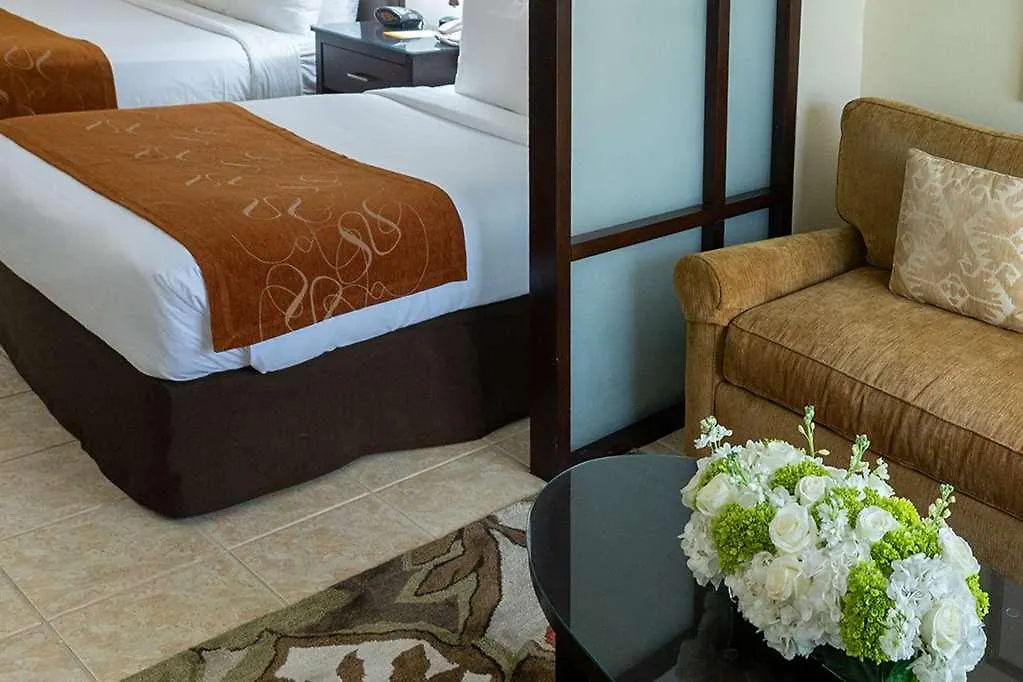 Comfort Suites Paradise Island Creek Village