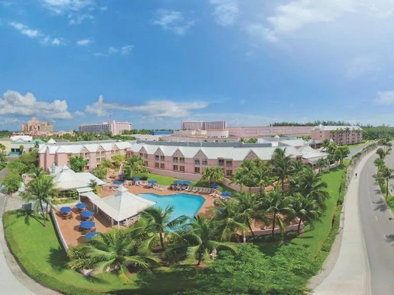 Otel Comfort Suites Paradise Island Creek Village