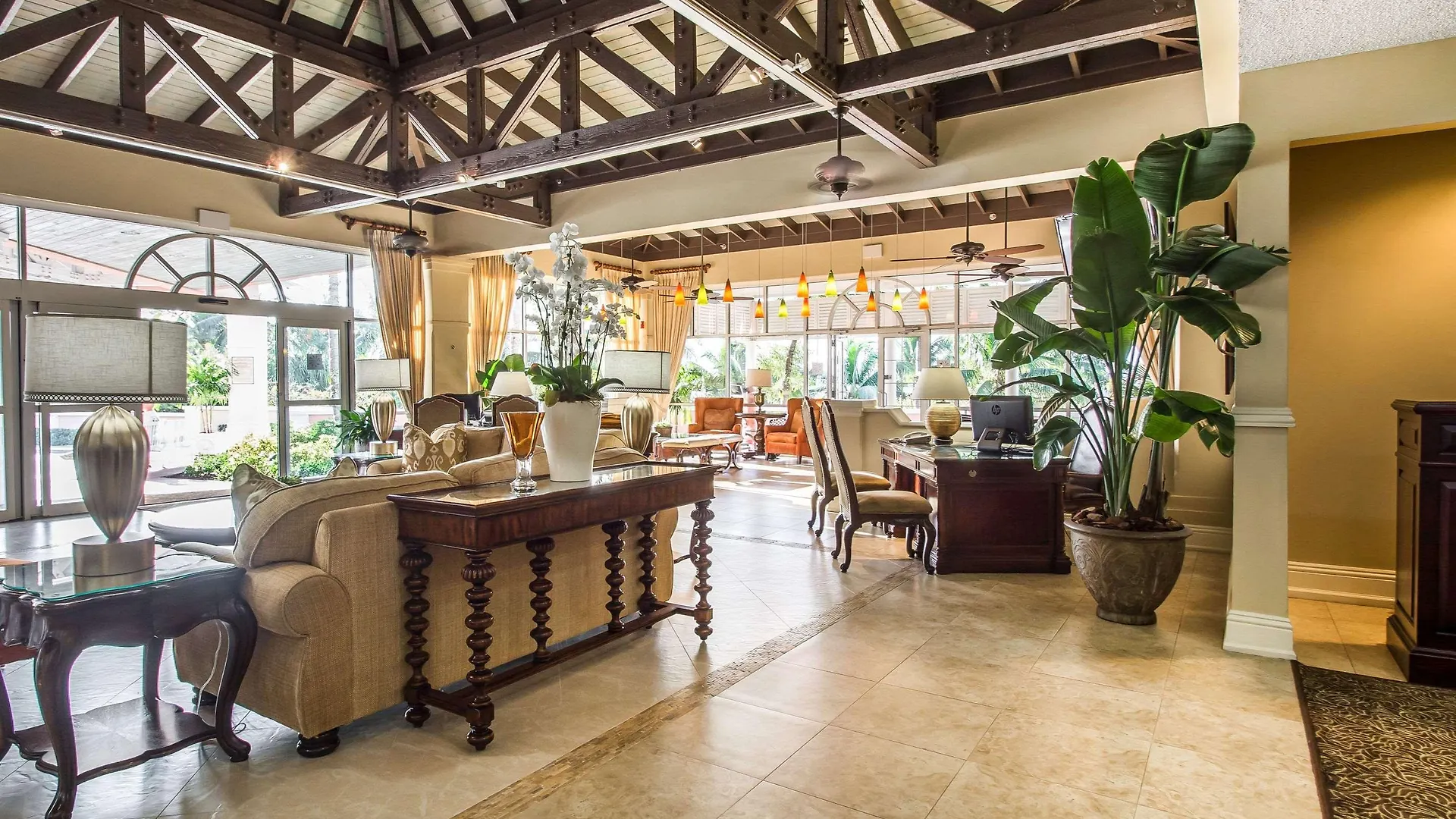 Comfort Suites Paradise Island Creek Village