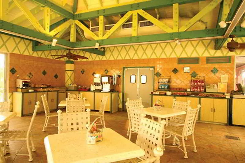 Comfort Suites Paradise Island Creek Village