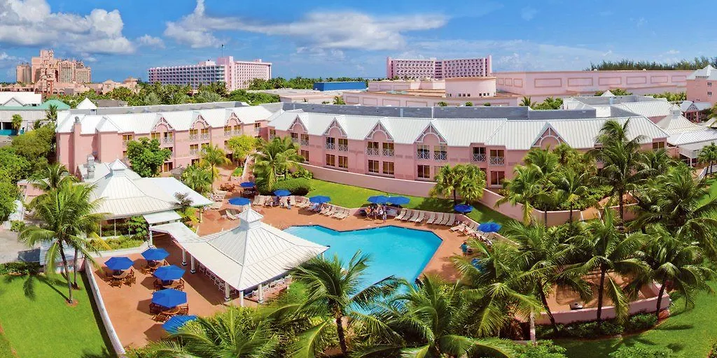 Comfort Suites Paradise Island Creek Village 4*,