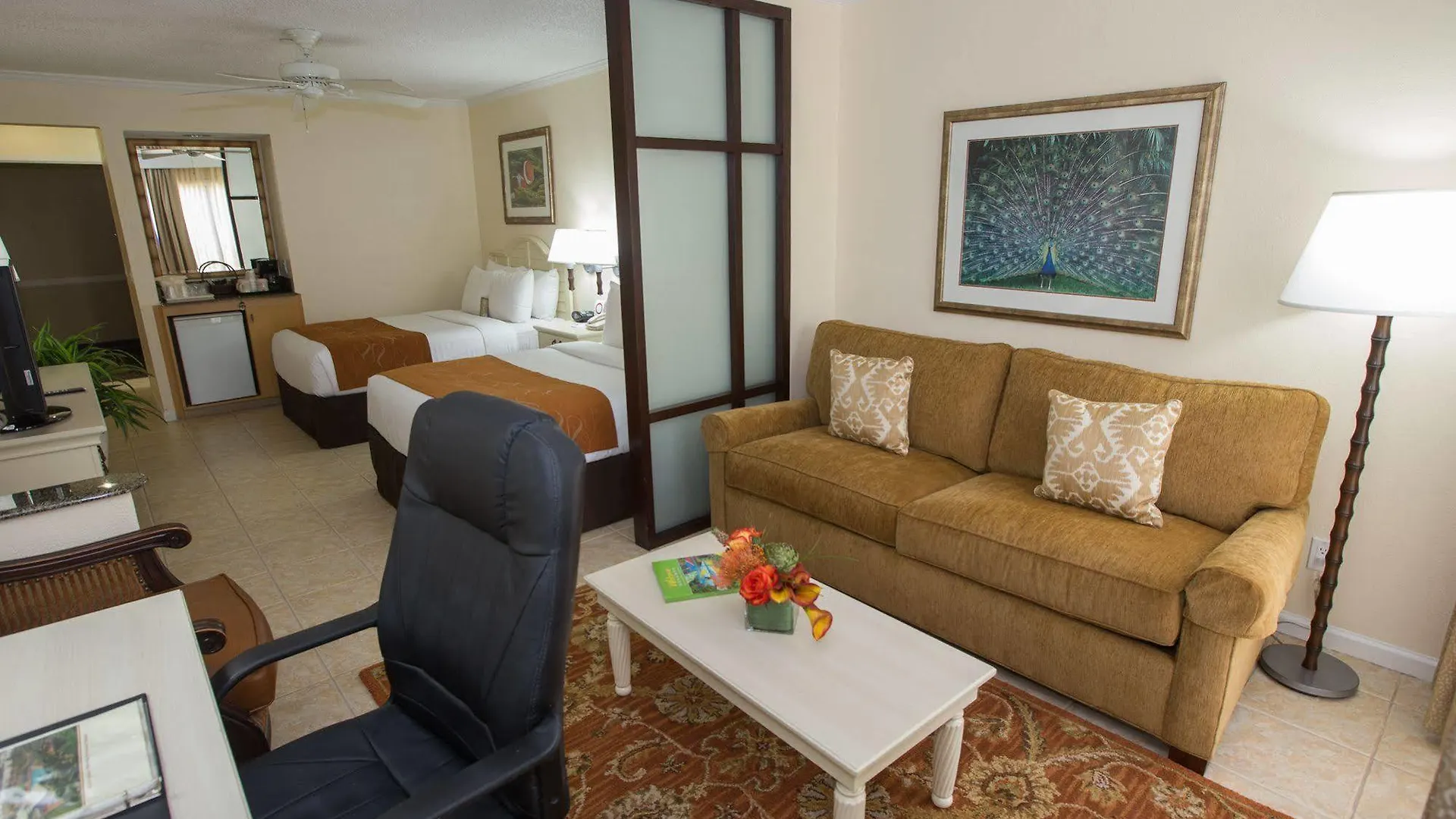 Comfort Suites Paradise Island Creek Village Hotel