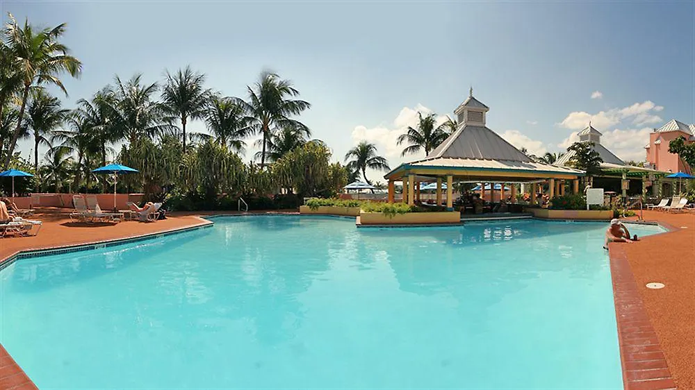 Hotel Comfort Suites Paradise Island Creek Village