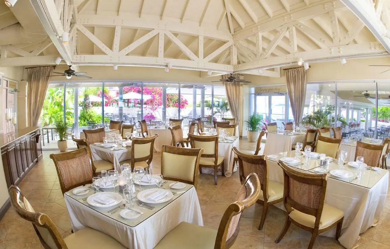 Hotel Comfort Suites Paradise Island Creek Village